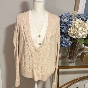 Cabi cable knit beige v-neck sweater size large